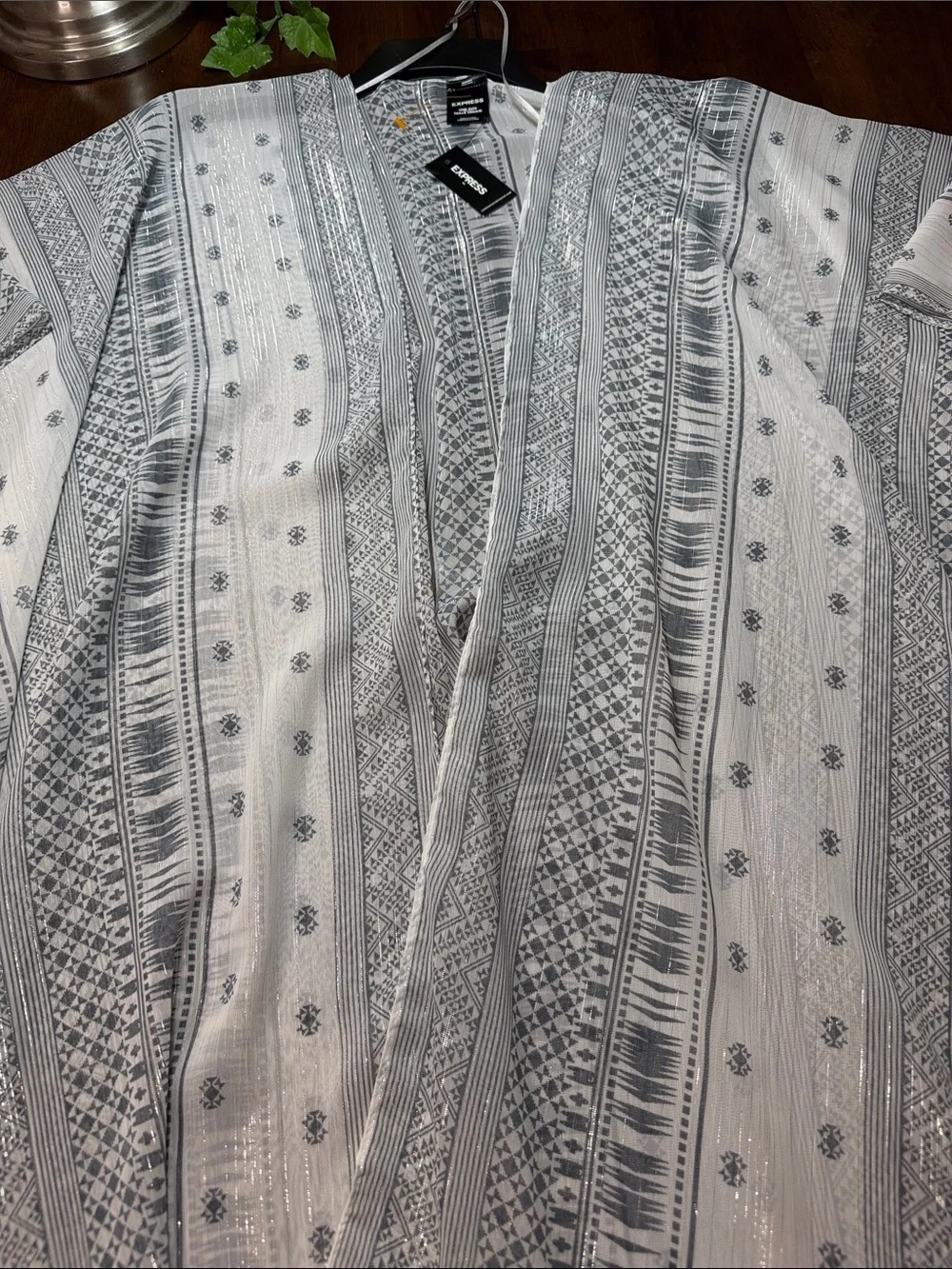 NWT Express White and Gray Pattern Chiffon Ruana with Metallic Accents